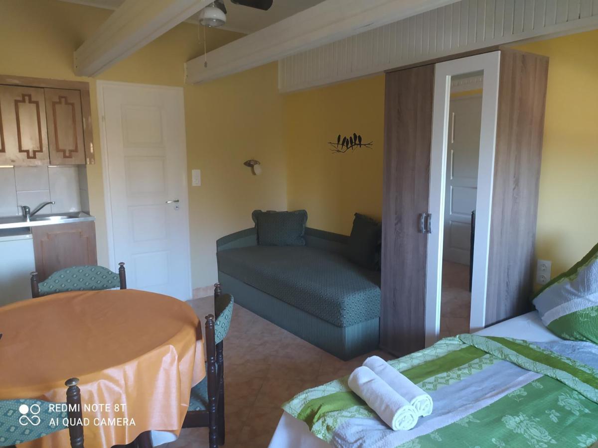Apartmanhaz Gabriella Harkány Exteriör bild